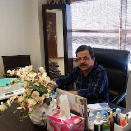 دکتر حسین صانعیان متخصص گوارش اطفال