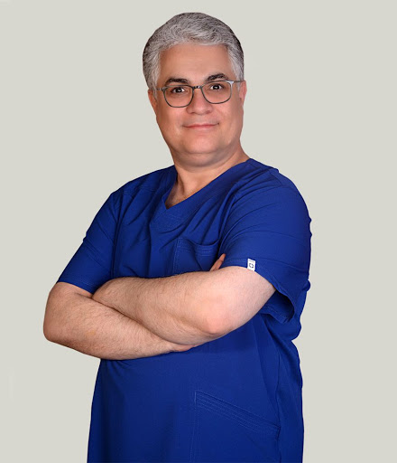 دکتر امان اله قاسم زاده جراح و متخصص دهان فک و صورت در تهران