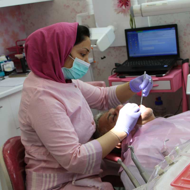 نمونه کار عصب کشی دندان در اصفهان توسط دکتر بهناز برکتین
