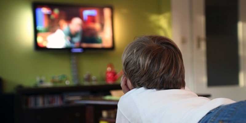 چگونه کودکان را از تلویزیون دور کنیم 