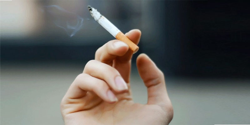 سیگار کشیدن خطر ابتلا به سرطان دهانه رحم را افزایش می‌دهد